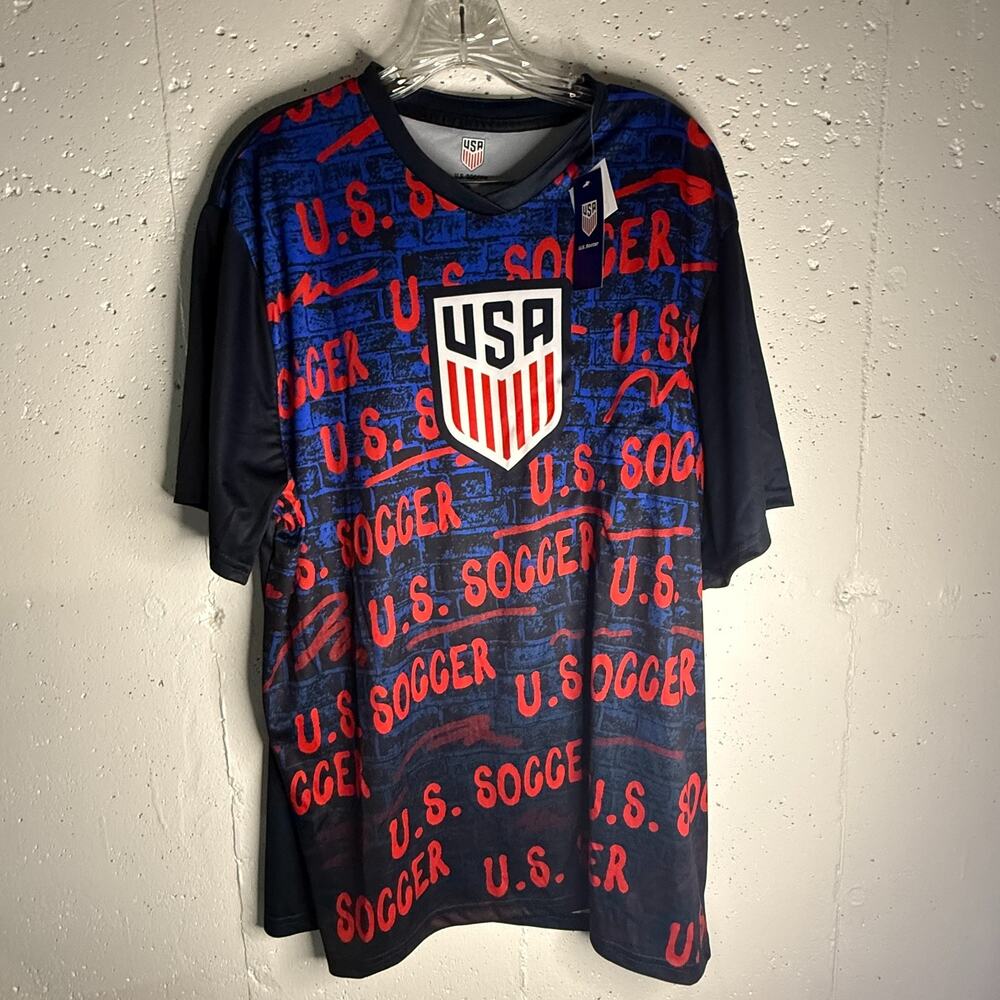 USA Team Soccer Jersey Performance T-Shirt Men's Medium FIFA World Cup NWT
